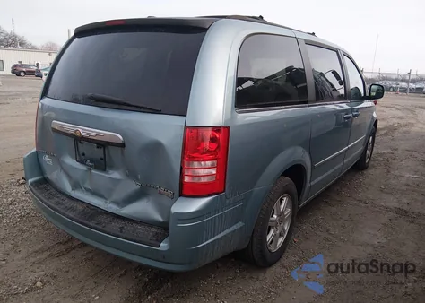 2009 Chrysler Town & Country Touring from USA, damaged, VIN 2A8HR54109R527881